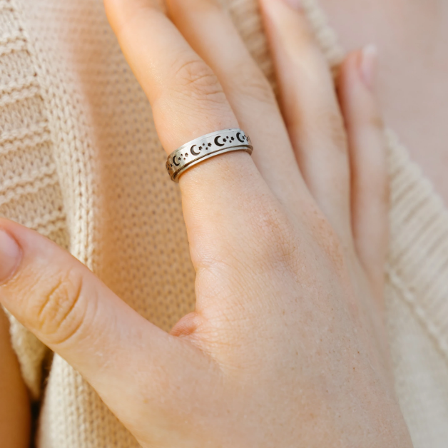 Ecliptify™ - Rotierender Ring mit Mond und Sternen