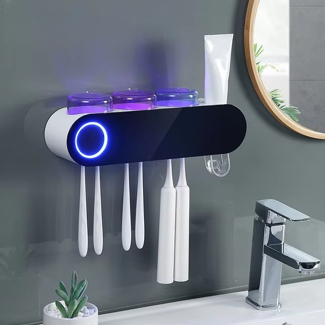 CleanVibe™ | Intelligenter UV-Sterilisator und Zahnpasta-Spender für die praktische Wandmontage