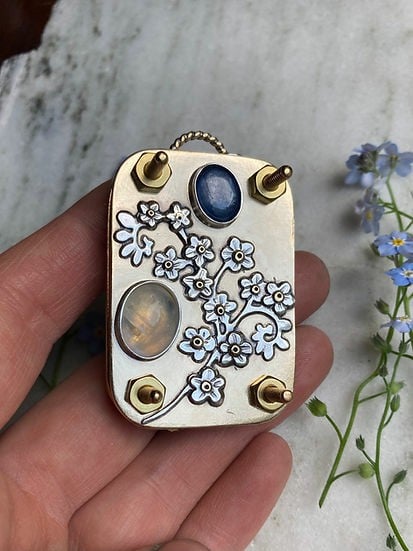 BloomCrest™ — Taschenformatige Magie zur Bewahrung der natürlichen Schönheit für immer